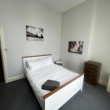 No 3 - Large 1 Bed Near Sefton Park And Lark Lane Apartment Ливърпул Екстериор снимка