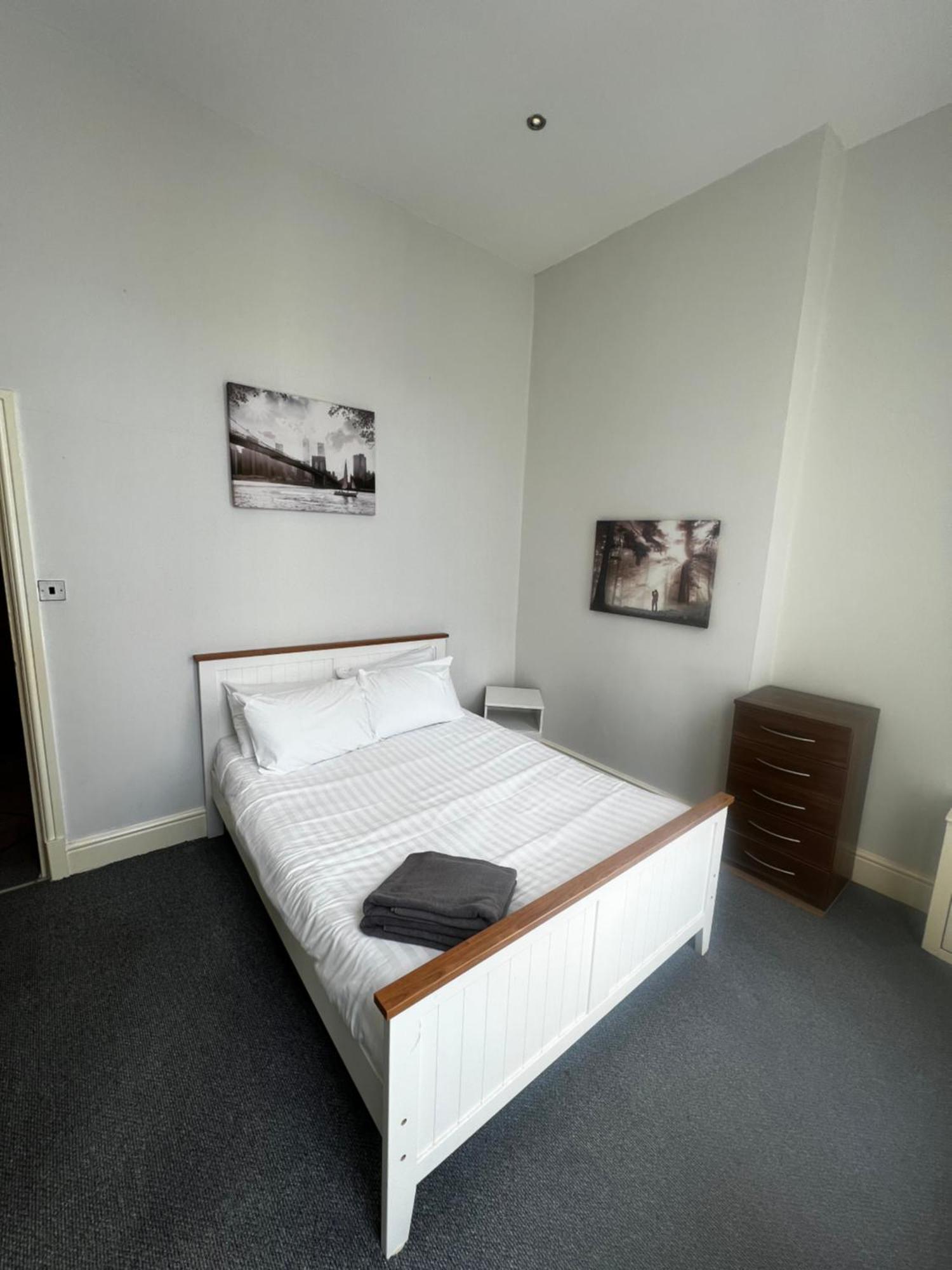 No 3 - Large 1 Bed Near Sefton Park And Lark Lane Apartment Ливърпул Екстериор снимка