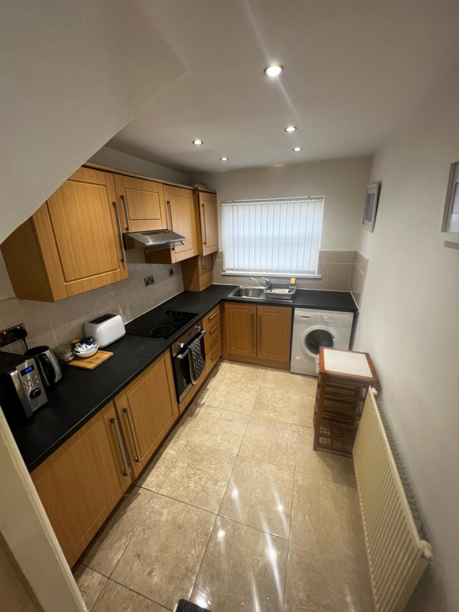 No 3 - Large 1 Bed Near Sefton Park And Lark Lane Apartment Ливърпул Екстериор снимка