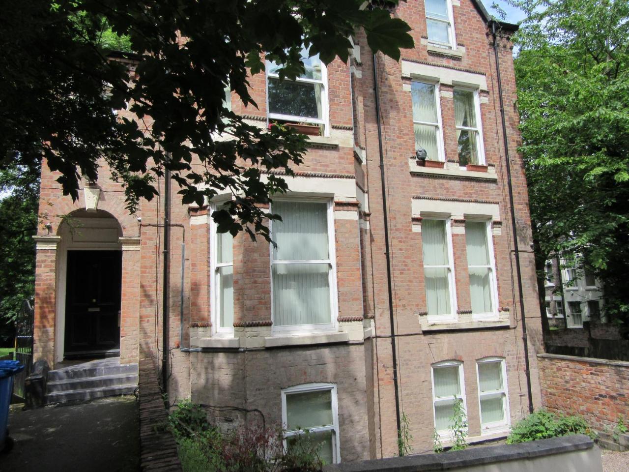 No 3 - Large 1 Bed Near Sefton Park And Lark Lane Apartment Ливърпул Екстериор снимка